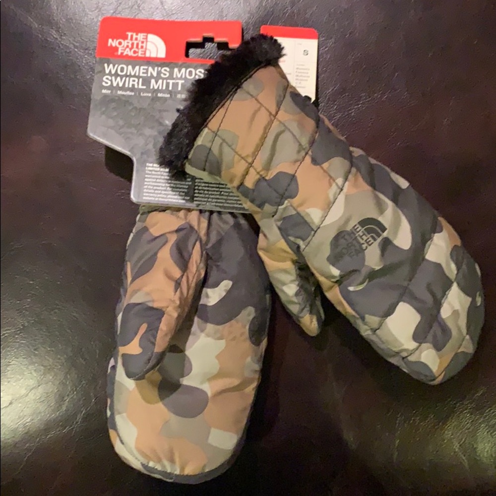 NWT-The North Face women’s Mossbud Swirl Mittens-S